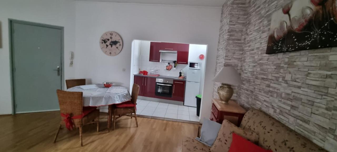 Appartement Meuble Romain Нидерброн-ле-Бен Екстериор снимка
